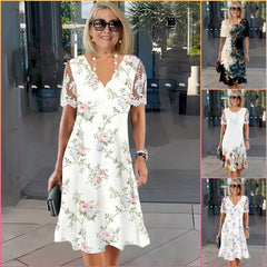 Sukienka tunika z krótkim rękawem i koronką w kwiatowy wzór