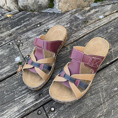 2024 Damskie sandały wsuwane ze skóry premium z krzyżową klamrą