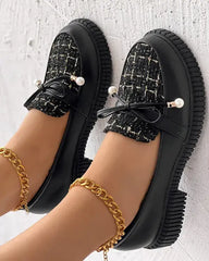 Grube tweedowe, patchworkowe mokasyny z koronką