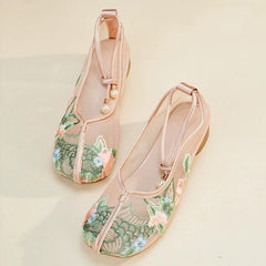 Haftowane ręcznie oddychające sandały