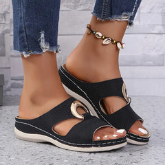 Swobodny oddychanie kobiet na sandałach platformowych ortopedycznych