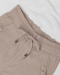 Obcisłe spodnie z podszewką z polaru i sznurkiem w talii