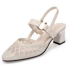 Błyszczące sandały na pięcie blokowej blokowej