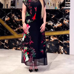 Nowa sukienka midi z krótkim rękawem i szyfonu z nadrukiem motyli