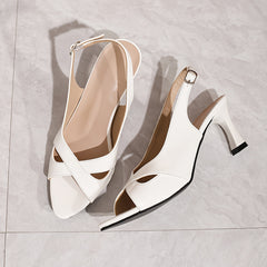 Eleganckie sandały na wysokich obcasach białych kobiet