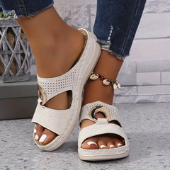 Swobodny oddychanie kobiet na sandałach platformowych ortopedycznych