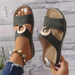 Swobodny oddychanie kobiet na sandałach platformowych ortopedycznych