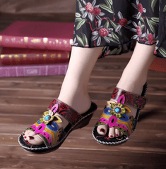 ✨Czeskie, ręcznie robione sandały na koturnie w kwiaty