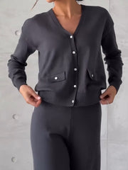 Damski garnitur z dzianinowymi spodniami w jednolitym kolorze