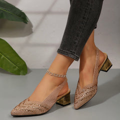 Elegancki dreneston sandałów na sznur