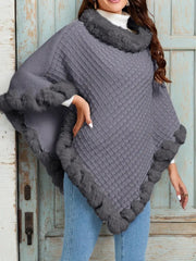 Dziane ponczo: obszycie ze sztucznego futra, wygodny szalik zimowy