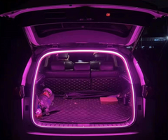 Dynamiczny, płynący pasek świetlny do bagażnika samochodu