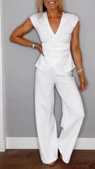 Damski garnitur casualowy z dekoltem w serek i guzikami w jednolitym kolorze w pasie