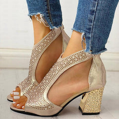 Damskie błyszczące sandały na obcasie klockowym