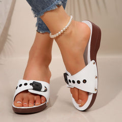 Ortopedyczne eleganckie sandały nitów