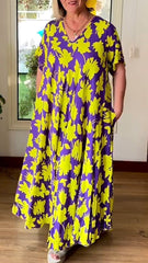 Sukienka z krótkim rękawem i dekoltem w kształcie litery V