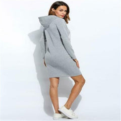 👗 Sukienka z długim rękawem i kapturem