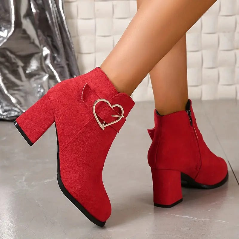 Damskie krótkie buty na obcasie klockowym