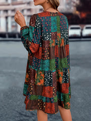 Plus Size Sukienka Boho Chic - Żywy patchworkowy nadruk z zwiewnymi latarniowymi rękawami - Okrągły dekolt, Luźny krój, Mini sukienka dla kobiet