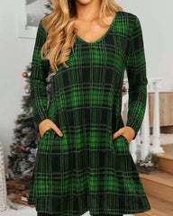 Luźna sukienka ze świątecznym nadrukiem w kratę