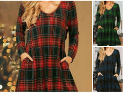 Luźna sukienka ze świątecznym nadrukiem w kratę