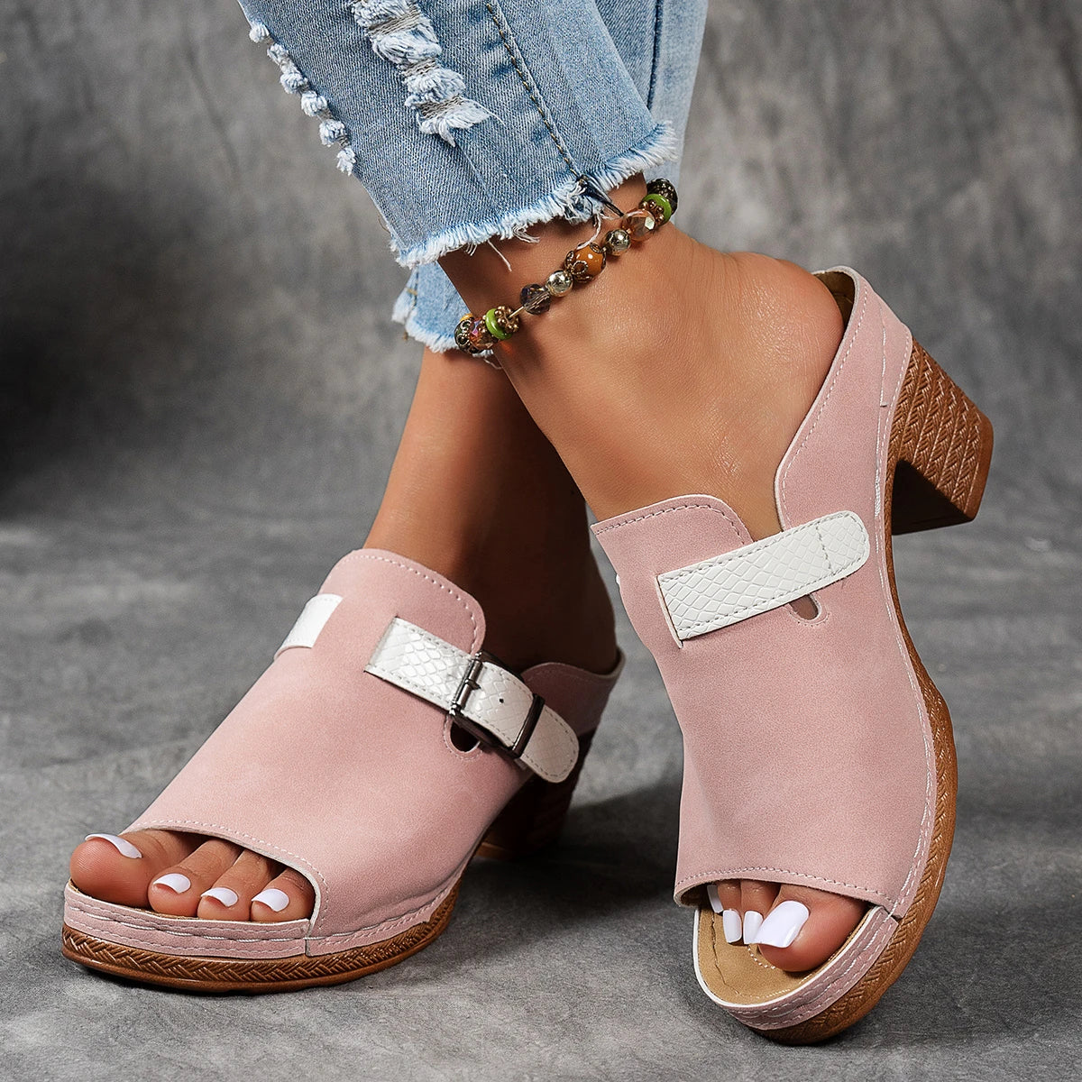 Regulowane sandały w klinach z zaczepami i pętlą kobiet-Otwarta stopa gruba podeszwa z podwójną klamrą, sztuczną osłoną Upper &amp; Pu podeszwa