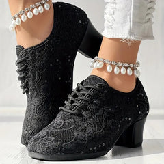 Zamknięte koronkowe obcasy taneczne łacińskie