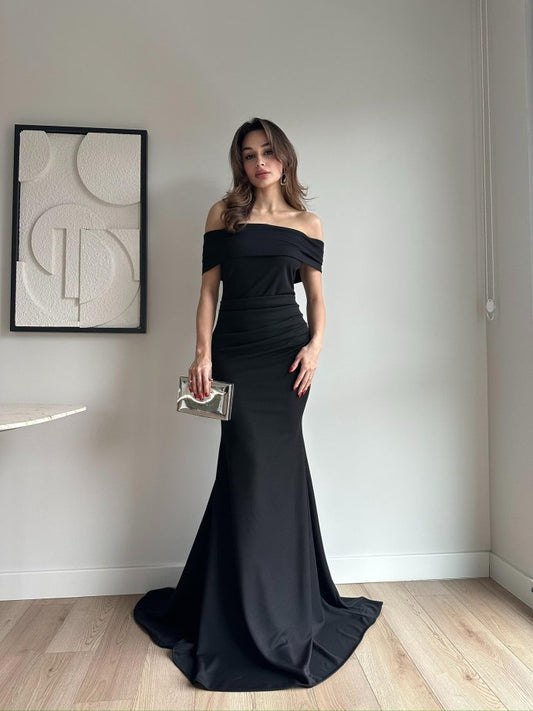 Długa spódnica w talii na ramię