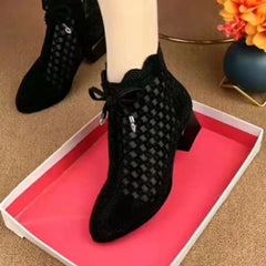 2024 jesienne i zimowe nowe buty Martin z wydrążoną siatką na grubym, krótkim obcasie