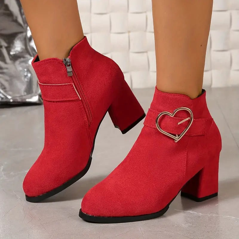 Damskie krótkie buty na obcasie klockowym