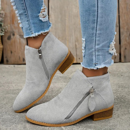 Buty kostki w stylu retro na pięcie