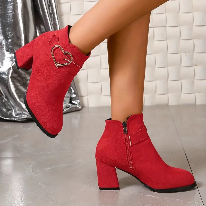 Damskie krótkie buty na obcasie klockowym