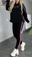 Damski garnitur casual w paski z długim rękawem i kapturem