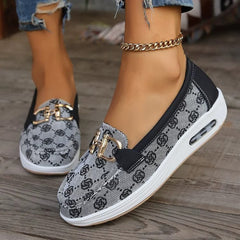 Metalowe mokasyny damskie kobiety