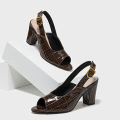 Eleganckie sandały obcasowe na letnich blokach na letnie podsumowanie