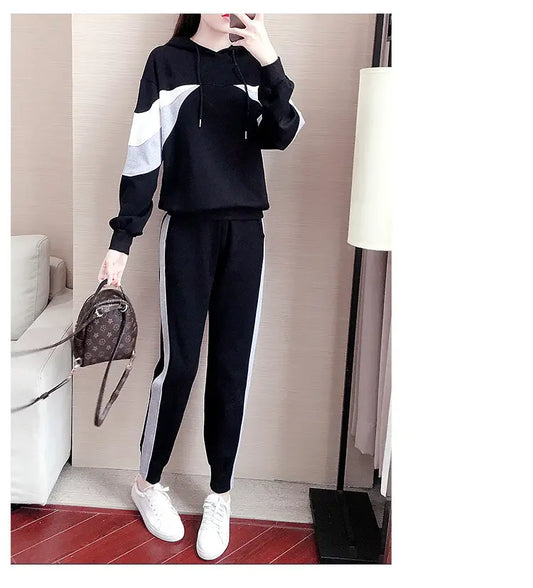 Dwuczęściowy zestaw dresowy o swobodnym kroju