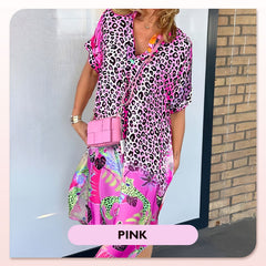 Damska sukienka z krótkim rękawem i nadrukiem w panterkę